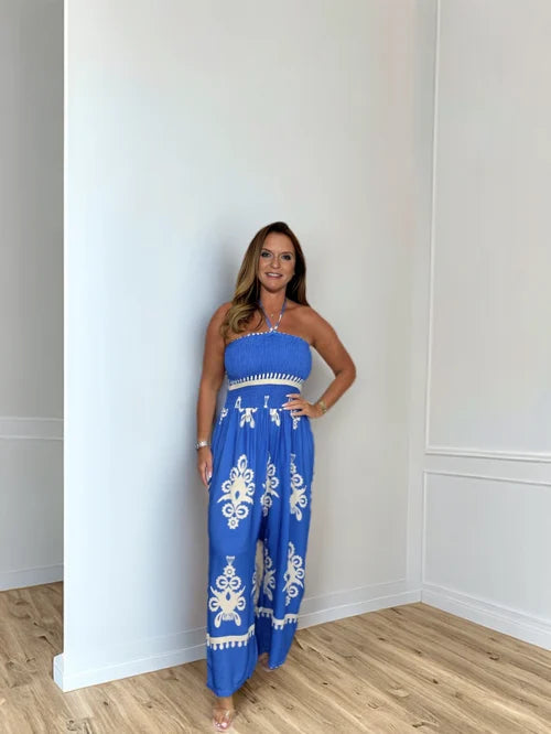 Strahle im Trend – Jumpsuit mit Hosenträgern für deinen Style